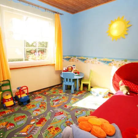 Hébergement de vacances Dom Letniskowy Nela Rowy *