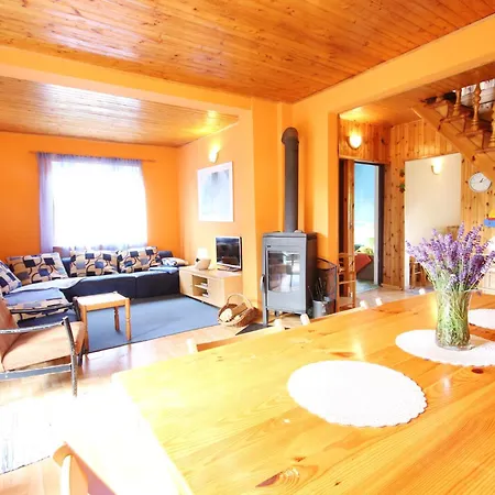 Hébergement de vacances Dom Letniskowy Nela Rowy *