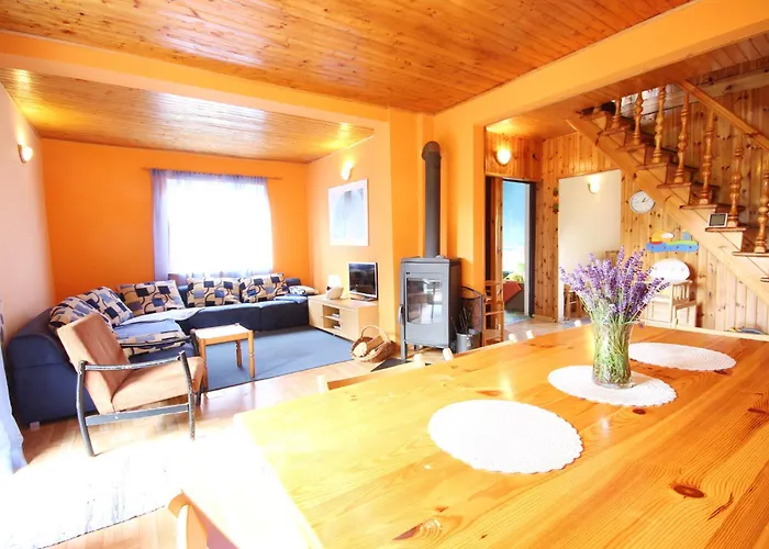 Dom wakacyjny Dom Letniskowy Nela Rowy *