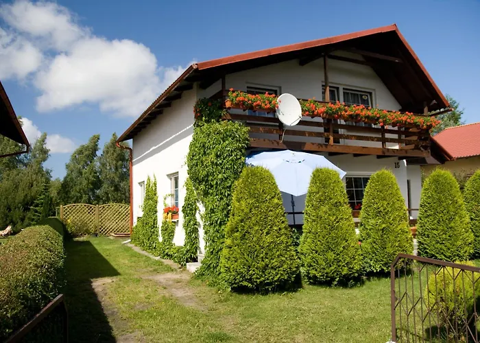 Dom wakacyjny Dom Letniskowy Nela Rowy Rowy (Pomerania)